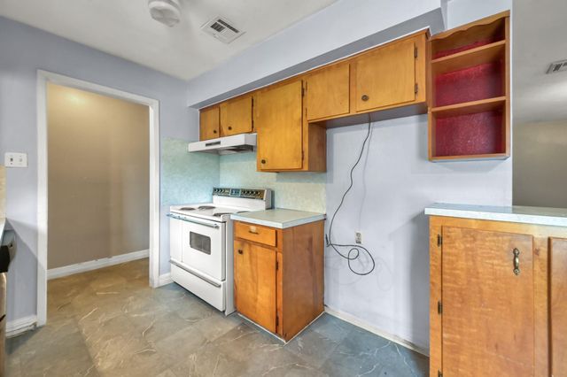 405 Wilson Road, Conroe, TX 77301