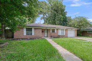 405 Wilson Road, Conroe, TX 77301