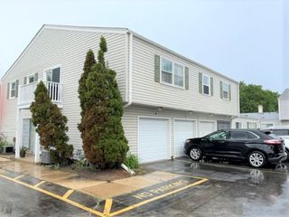 157 Peter Court B, Bartlett, IL 60103