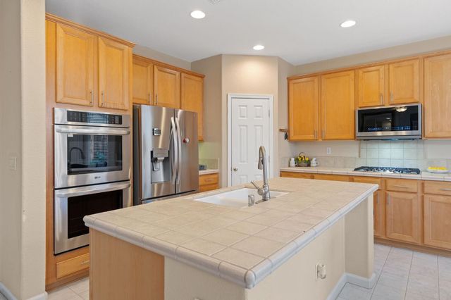 3362 Mas Amilos Way, Sacramento, CA 95835