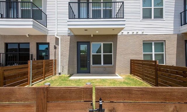 2232 Empire Central Drive 323, Dallas, TX 75235