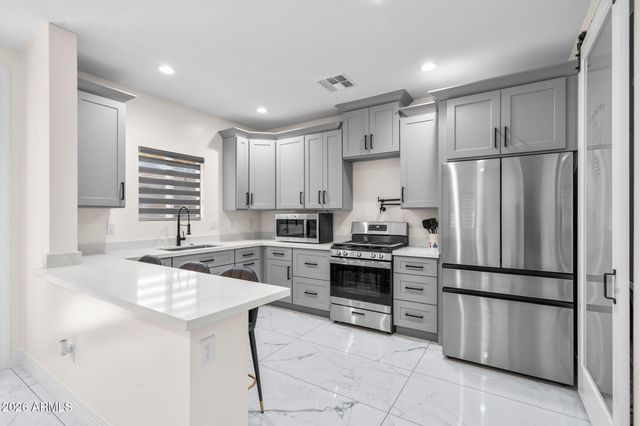 12926 W WOLFLEY Drive, El Mirage, AZ 85335