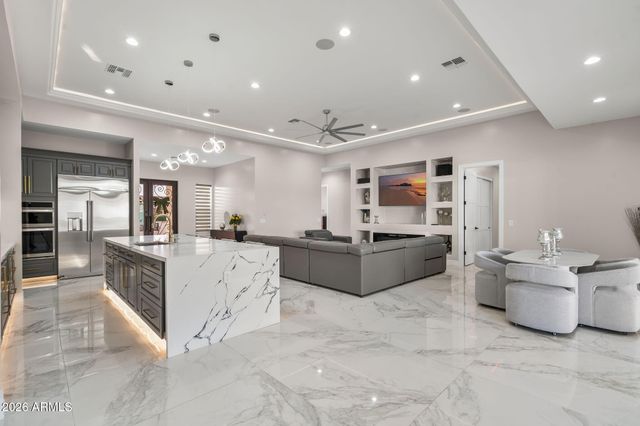 12926 W WOLFLEY Drive, El Mirage, AZ 85335