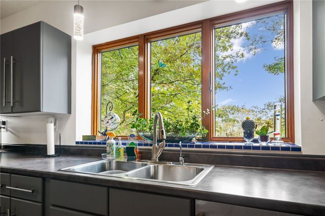 1123 Juanita Dr, Robinson Twp, PA 15108