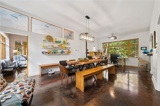 1123 Juanita Dr, Robinson Twp, PA 15108