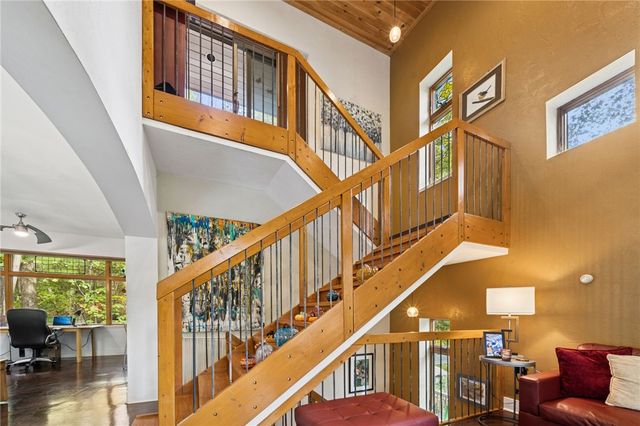 1123 Juanita Dr, Robinson Twp, PA 15108