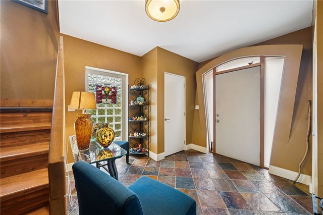 1123 Juanita Dr, Robinson Twp, PA 15108