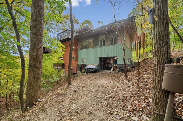 1123 Juanita Dr, Robinson Twp, PA 15108