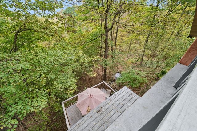 1123 Juanita Dr, Robinson Twp, PA 15108