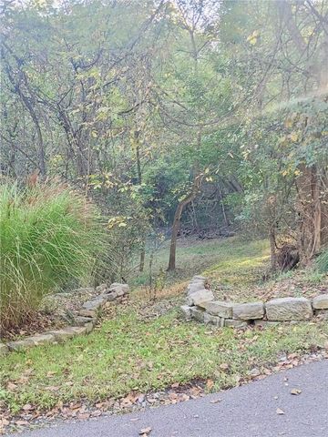 1123 Juanita Dr, Robinson Twp, PA 15108