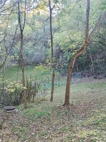 1123 Juanita Dr, Robinson Twp, PA 15108