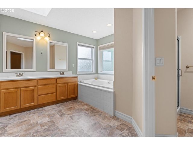 17940 Sw 109TH Ave, Tualatin, OR 97062