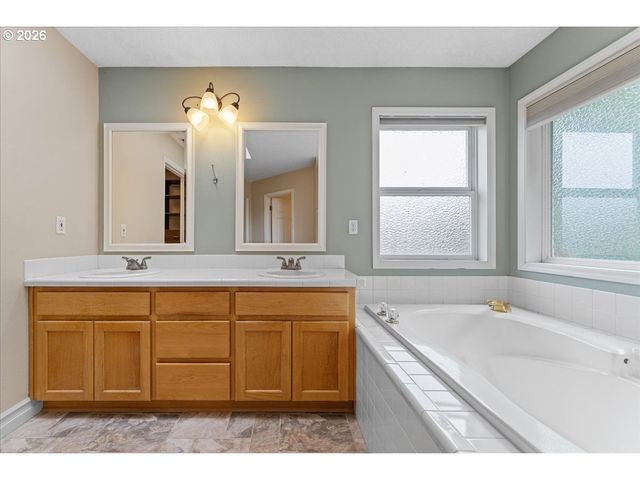 17940 Sw 109TH Ave, Tualatin, OR 97062