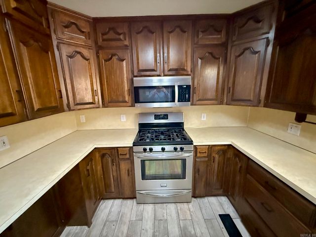 504 Wildwood Circle, Hot Springs, AR 71901