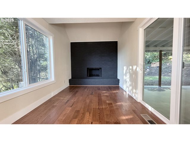 65 Sw PLEASANT VIEW Ave, Gresham, OR 97030