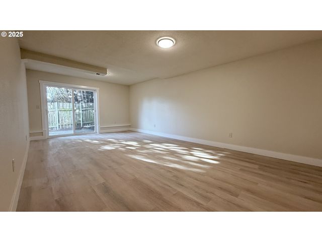 65 Sw PLEASANT VIEW Ave, Gresham, OR 97030