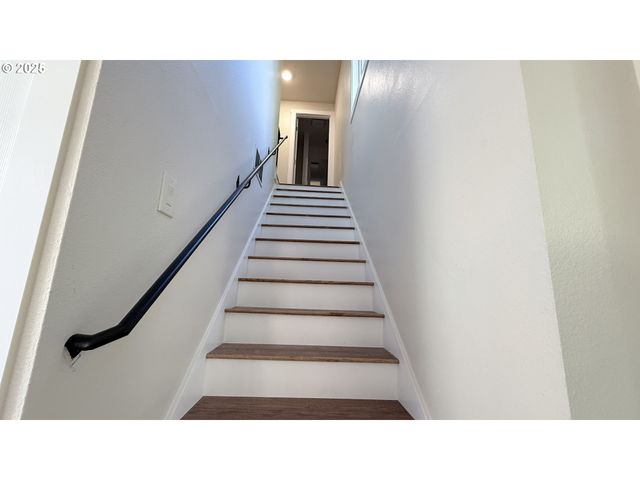 65 Sw PLEASANT VIEW Ave, Gresham, OR 97030