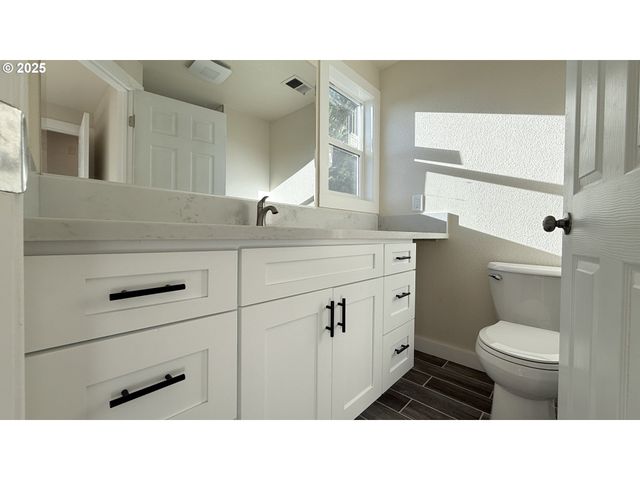 65 Sw PLEASANT VIEW Ave, Gresham, OR 97030