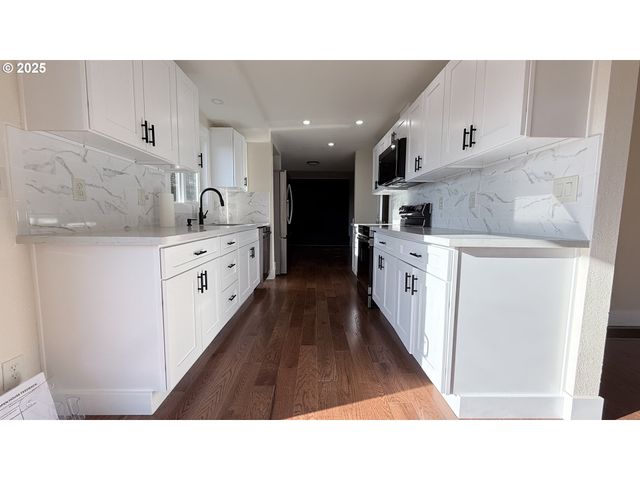 65 Sw PLEASANT VIEW Ave, Gresham, OR 97030