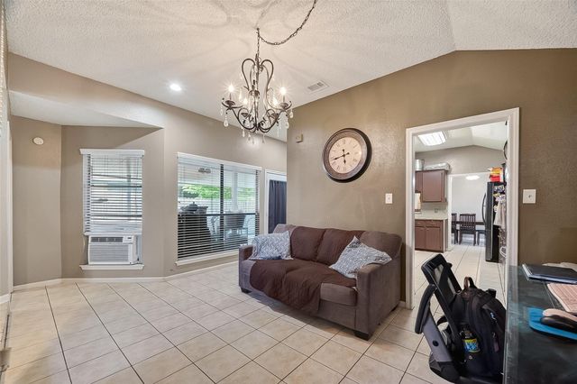 12811 Hidden Castle Drive, Houston, TX 77015