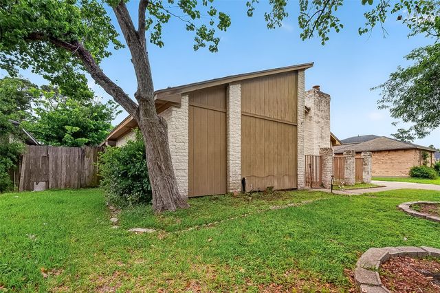 12811 Hidden Castle Drive, Houston, TX 77015