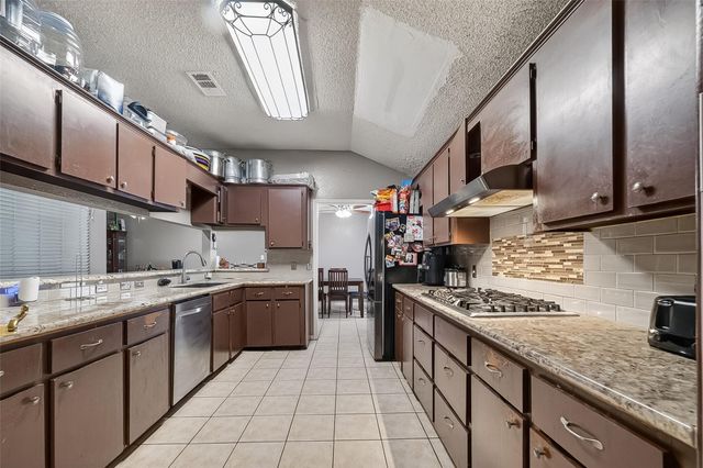 12811 Hidden Castle Drive, Houston, TX 77015