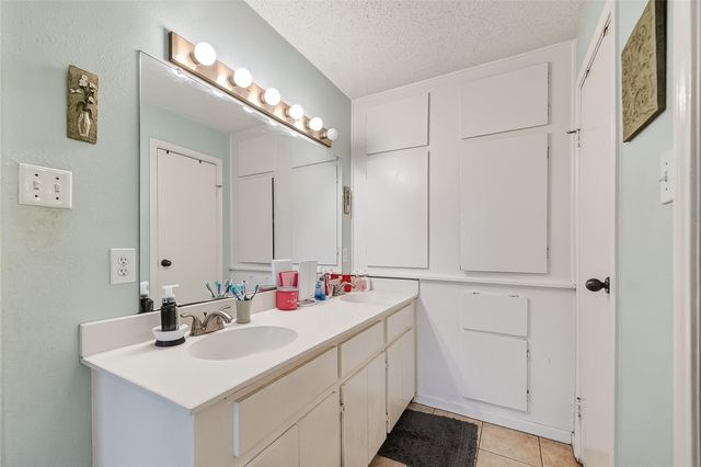 12811 Hidden Castle Drive, Houston, TX 77015