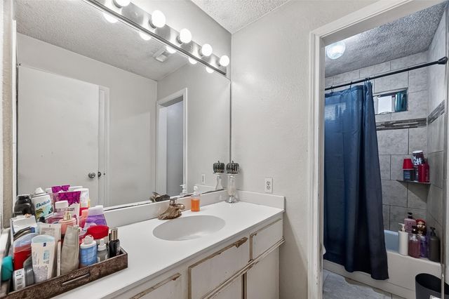 12811 Hidden Castle Drive, Houston, TX 77015