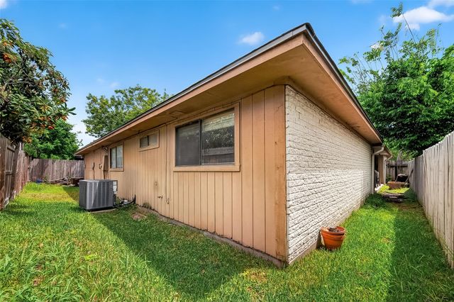 12811 Hidden Castle Drive, Houston, TX 77015