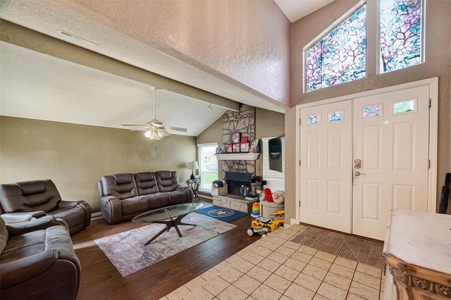 12811 Hidden Castle Drive, Houston, TX 77015