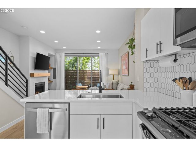 6419 N MONTANA Ave, Portland, OR 97217