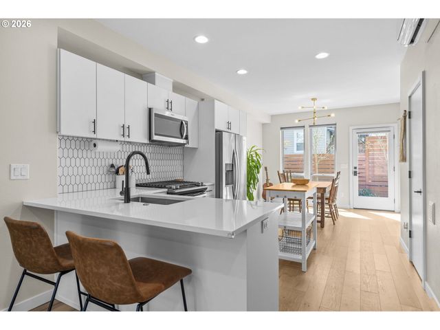 6419 N MONTANA Ave, Portland, OR 97217