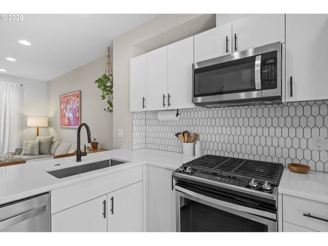 6419 N MONTANA Ave, Portland, OR 97217