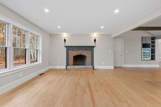 83 Peacock Drive, Barnstable, MA 02601