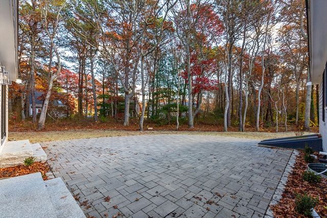 83 Peacock Drive, Barnstable, MA 02601