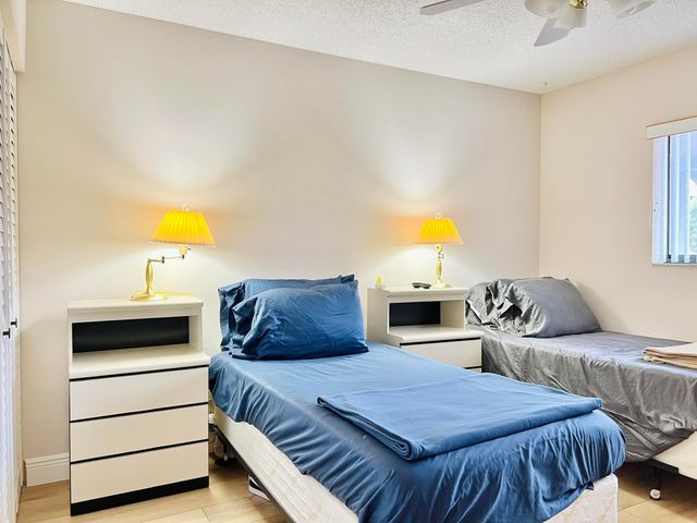 4725 E Lucerne Lakes Blvd Boulevard E 311, Lake Worth, FL 33467