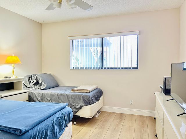 4725 E Lucerne Lakes Blvd Boulevard E 311, Lake Worth, FL 33467