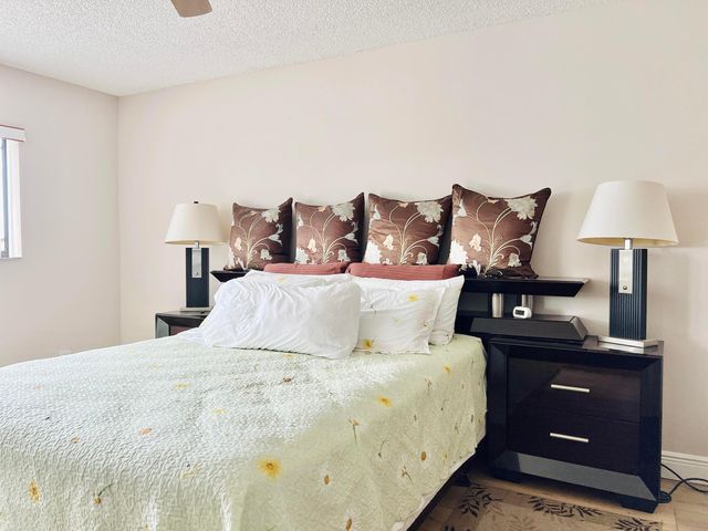 4725 E Lucerne Lakes Blvd Boulevard E 311, Lake Worth, FL 33467