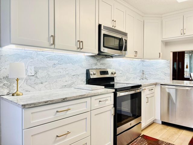 4725 E Lucerne Lakes Blvd Boulevard E 311, Lake Worth, FL 33467