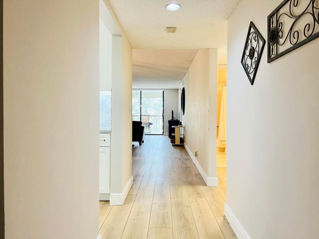 4725 E Lucerne Lakes Blvd Boulevard E 311, Lake Worth, FL 33467