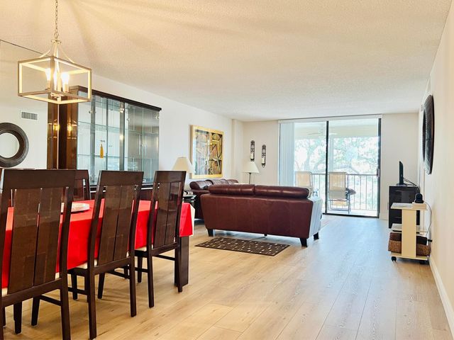 4725 E Lucerne Lakes Blvd Boulevard E 311, Lake Worth, FL 33467