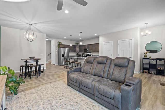 2832 Frisee Drive, Fitchburg, WI 53711