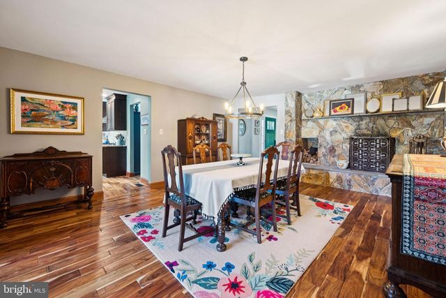 1416 GEORGIAN DR, Moorestown, NJ 08057