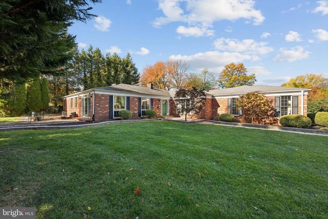 1416 GEORGIAN DR, Moorestown, NJ 08057