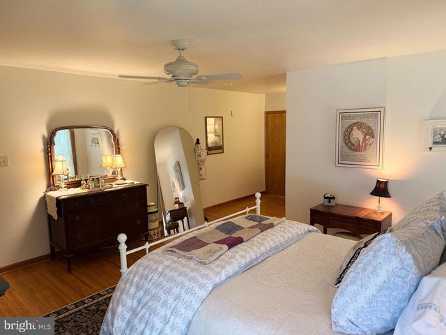 1416 GEORGIAN DR, Moorestown, NJ 08057