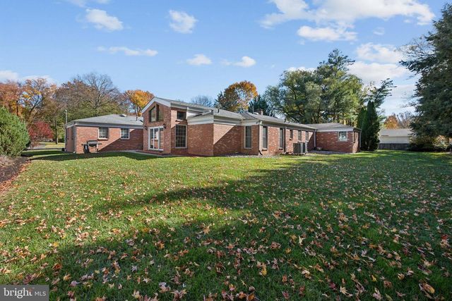 1416 GEORGIAN DR, Moorestown, NJ 08057