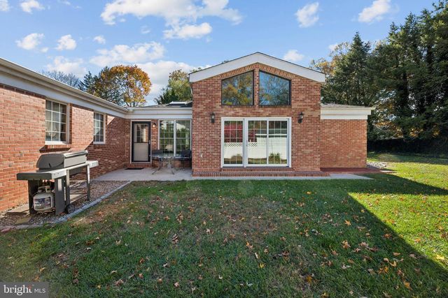 1416 GEORGIAN DR, Moorestown, NJ 08057