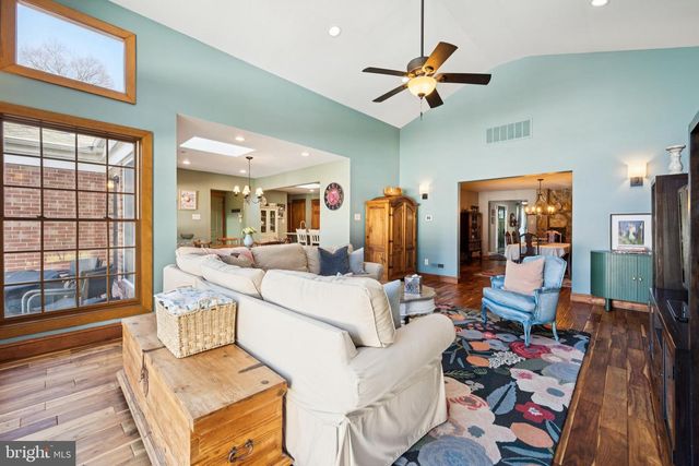 1416 GEORGIAN DR, Moorestown, NJ 08057