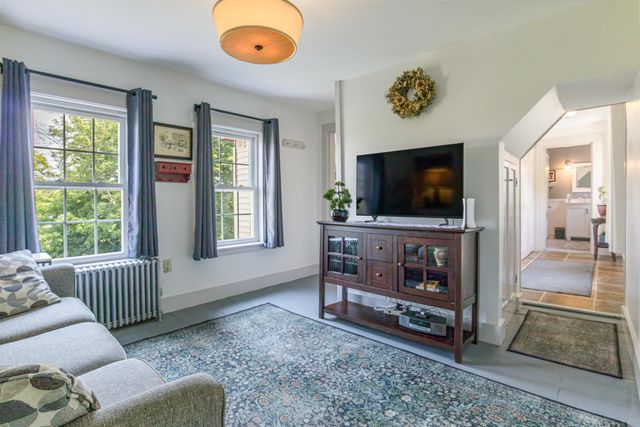 330 Knox Marsh Road, Madbury, NH 03823