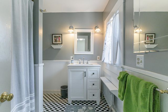 330 Knox Marsh Road, Madbury, NH 03823